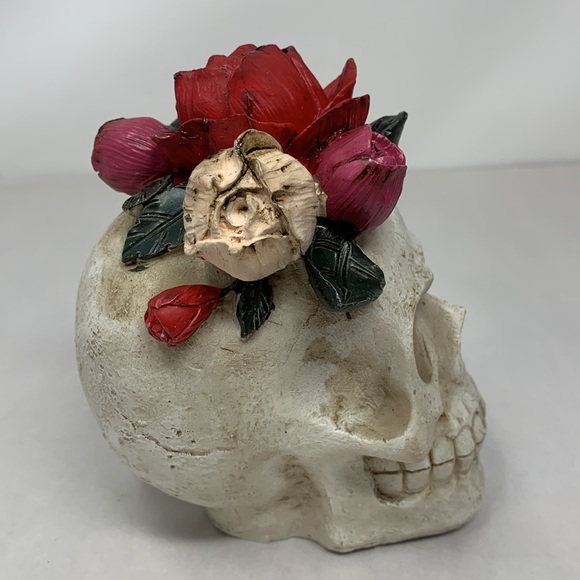 Halloween / Dia de Los Muertos Day of Dead resin 5.3” Skull with flowers NEW - Picture 3 of 16